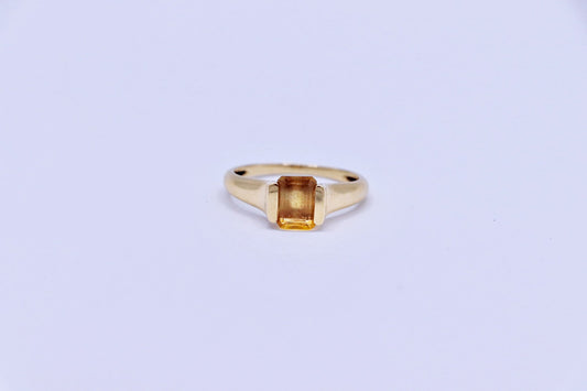 Gold ring, citrine
